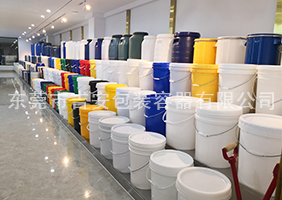 中国操BB黄页乱伦吉安容器一楼涂料桶、机油桶展区